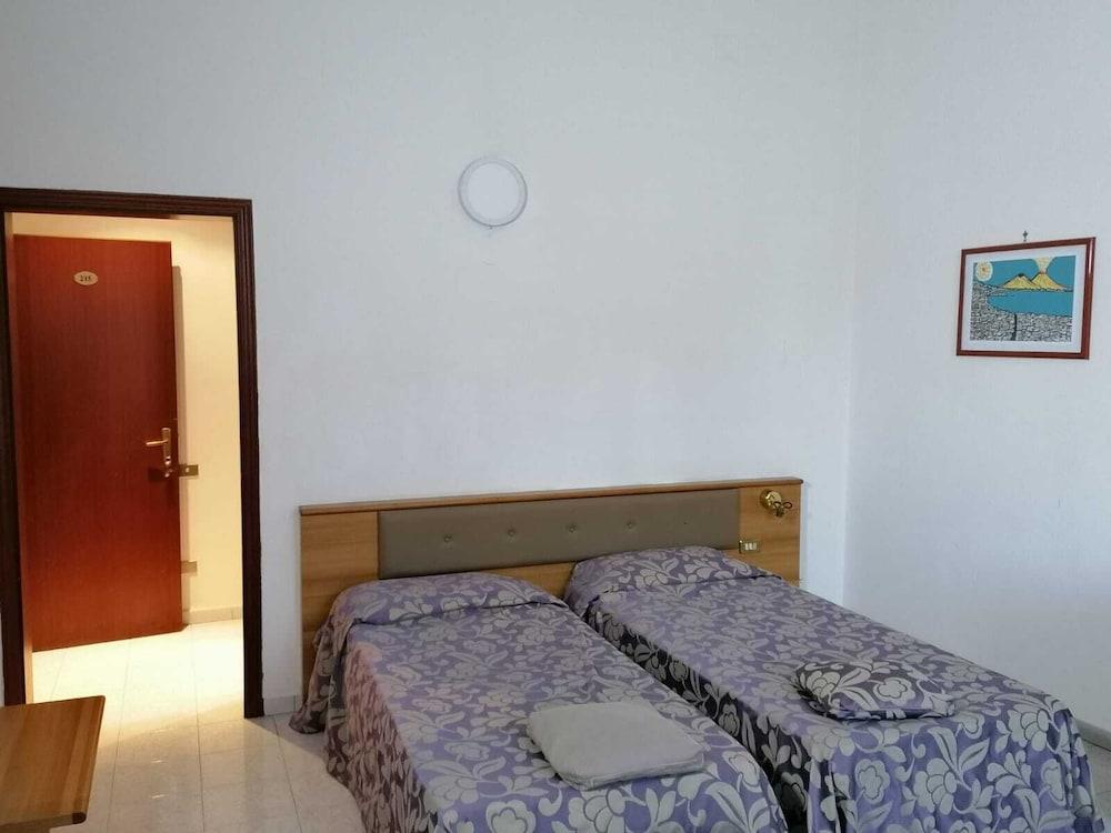 Hotel Santa Marta Pozzuoli Exterior foto